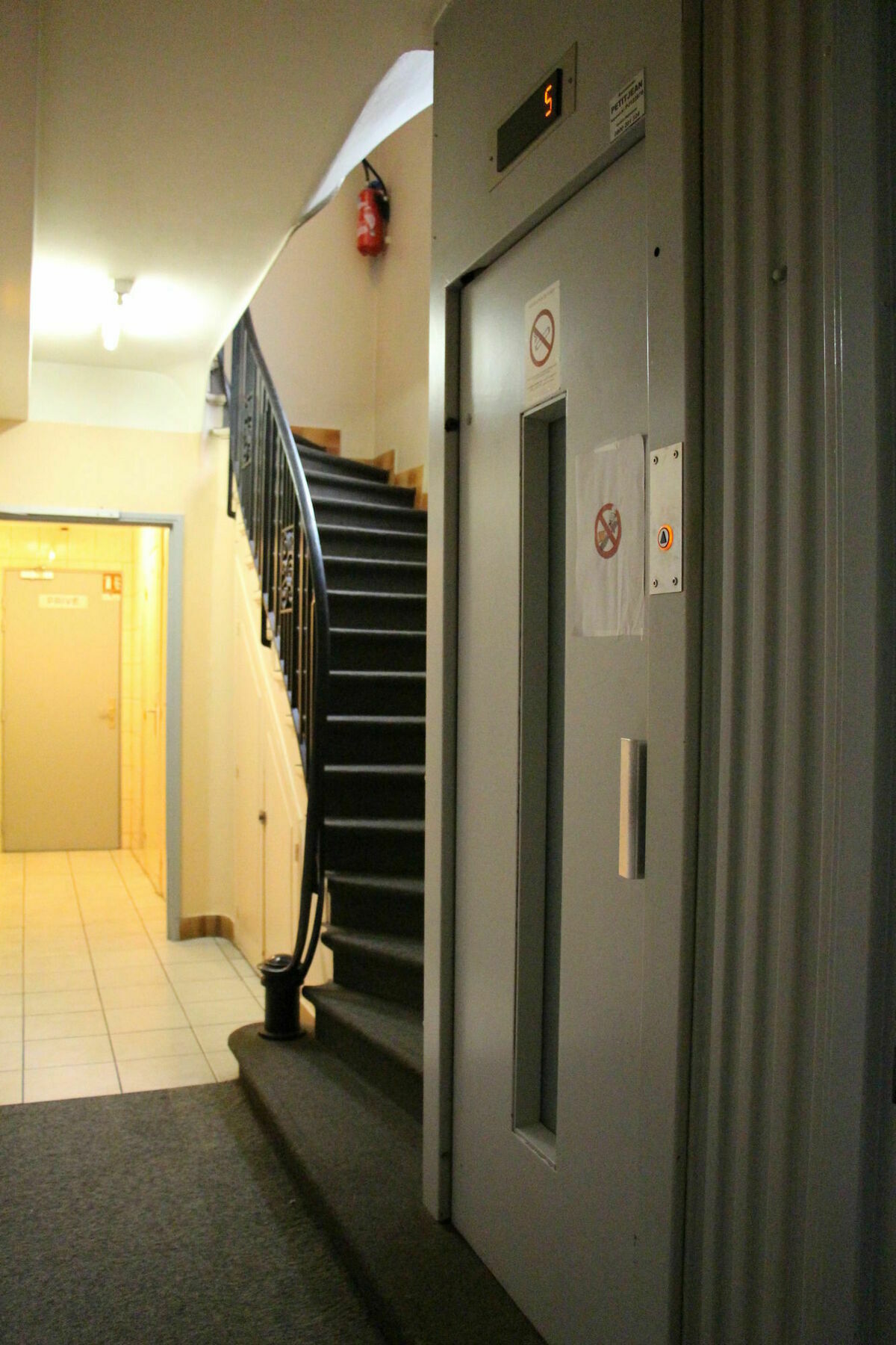 Hotel De La Comete パリ エクステリア 写真